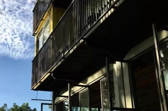 濟(jì)南大小門(mén)牙景區(qū)住人集裝箱房度假酒店